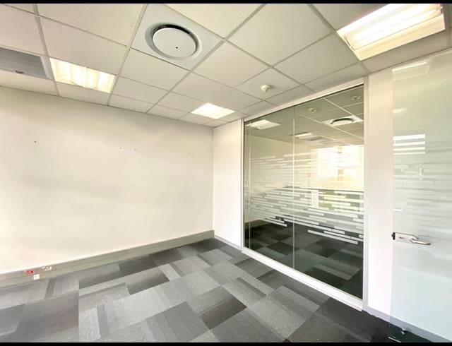452M² OFFICE TO LET IN FOURWAYS
